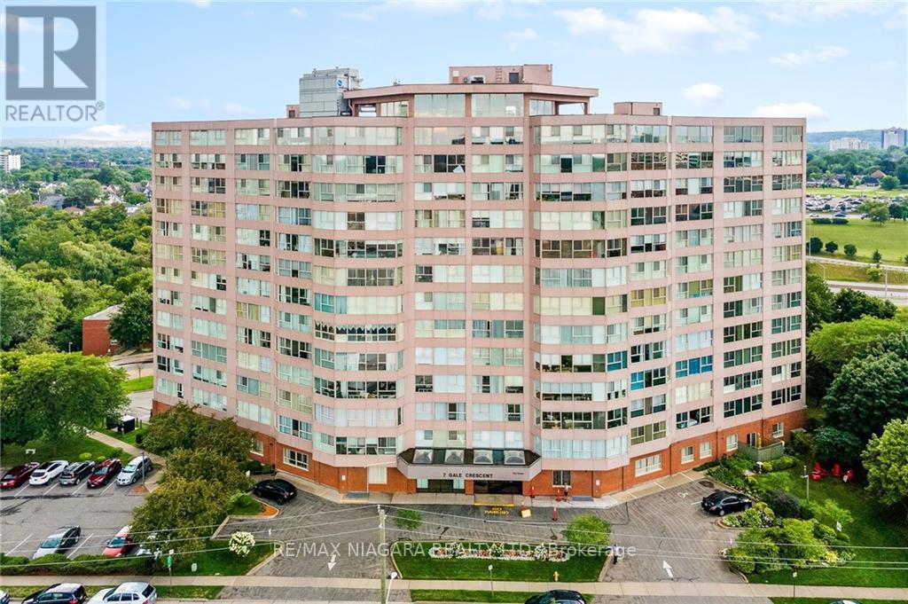 #107 -7 GALE CRES, #107