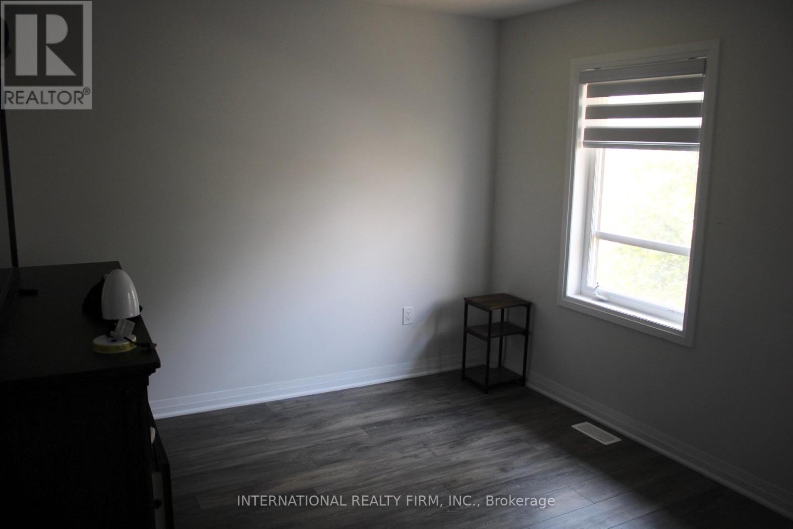 #21 -51 SPARROW AVE
