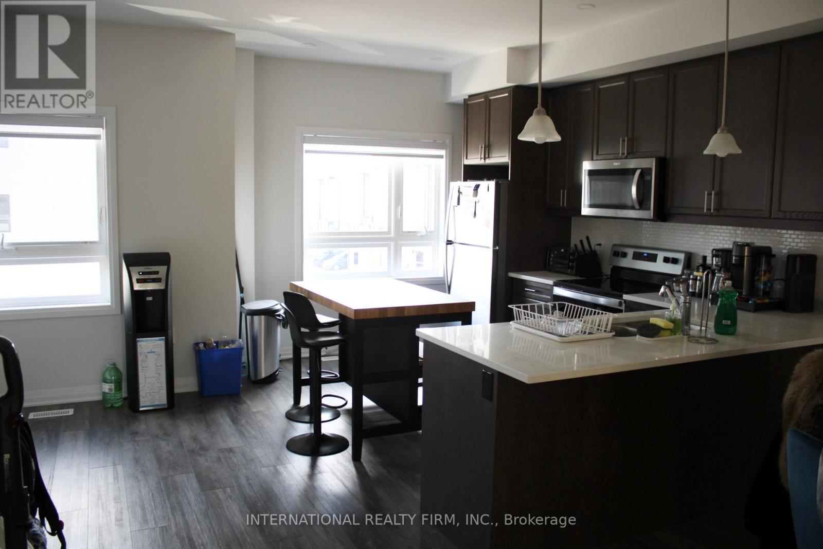 #21 -51 SPARROW AVE