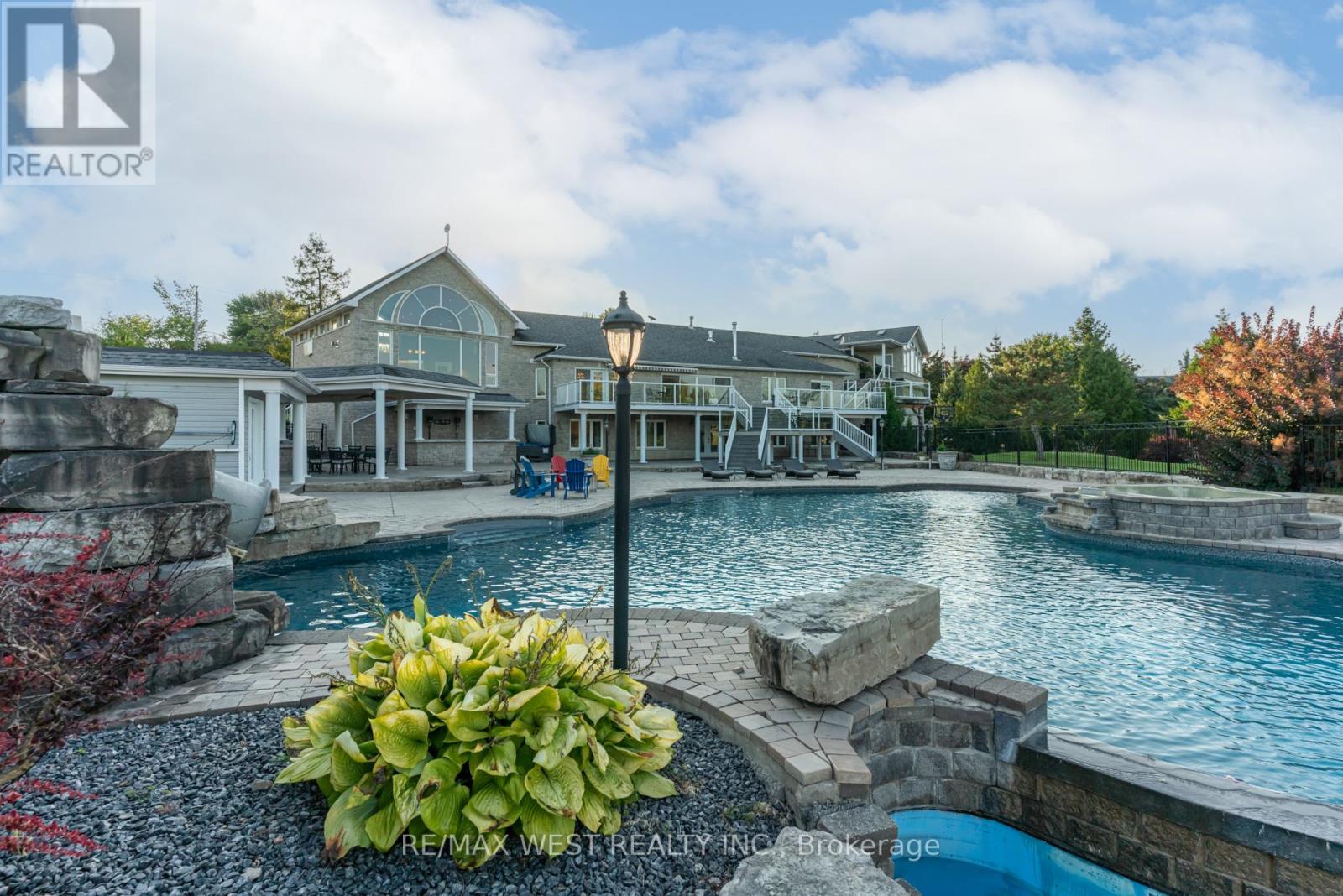 31 WISPI SHORE RD