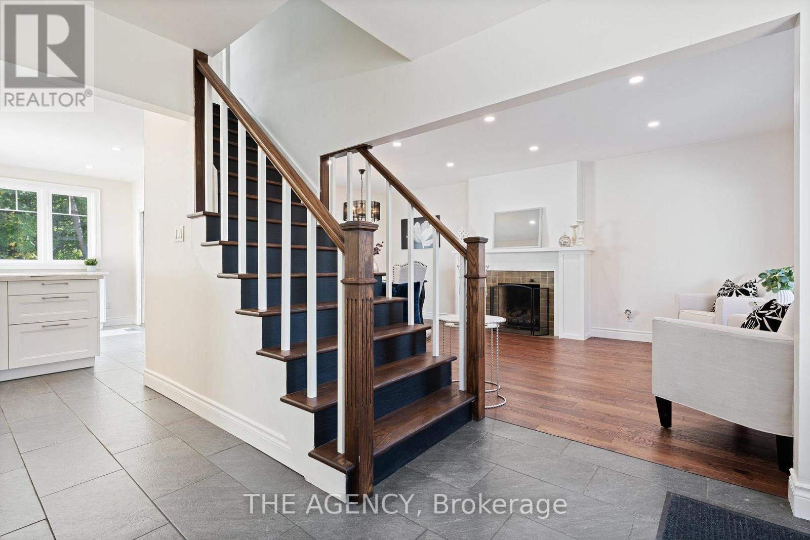 64 RIDGEWOOD DR
