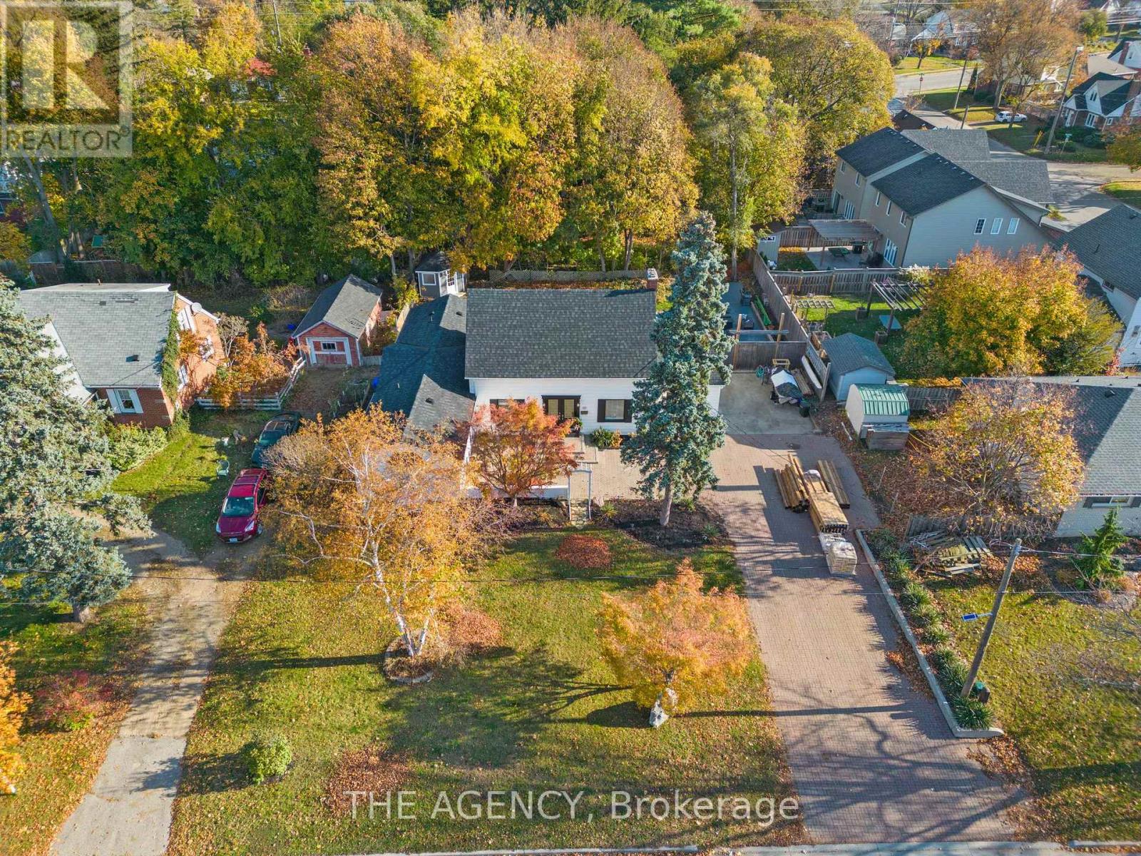 64 RIDGEWOOD DR