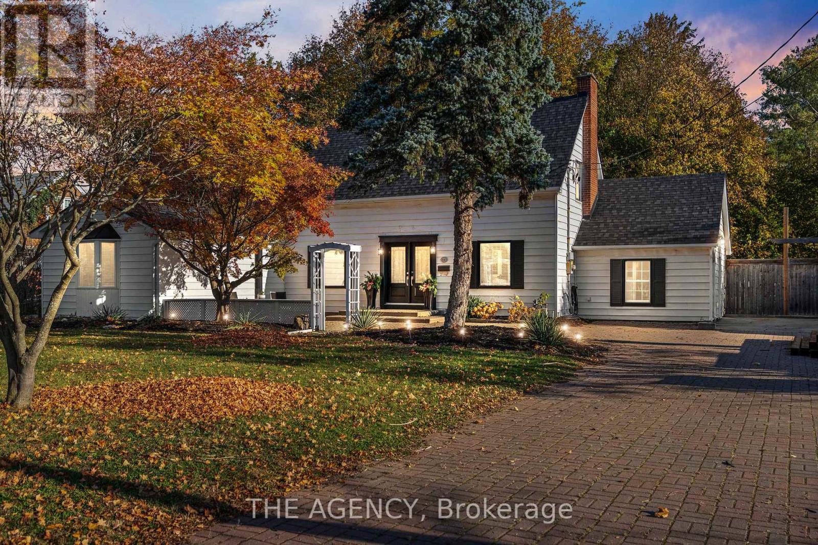 64 RIDGEWOOD DR