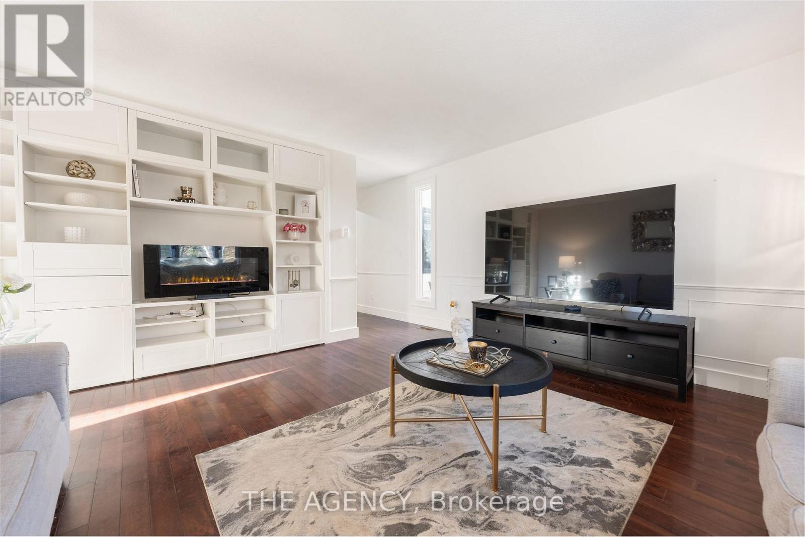 64 RIDGEWOOD DR