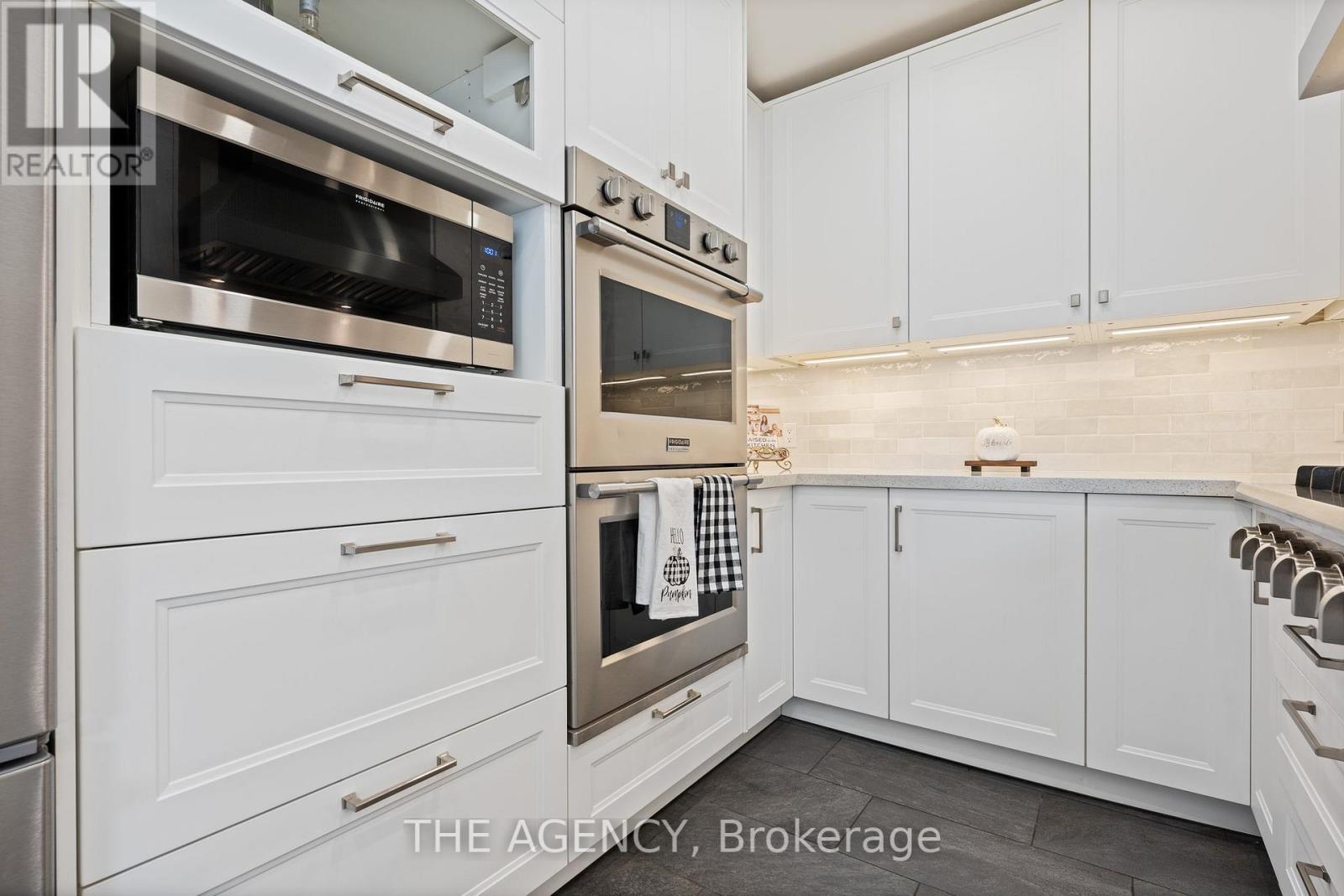 64 RIDGEWOOD DR