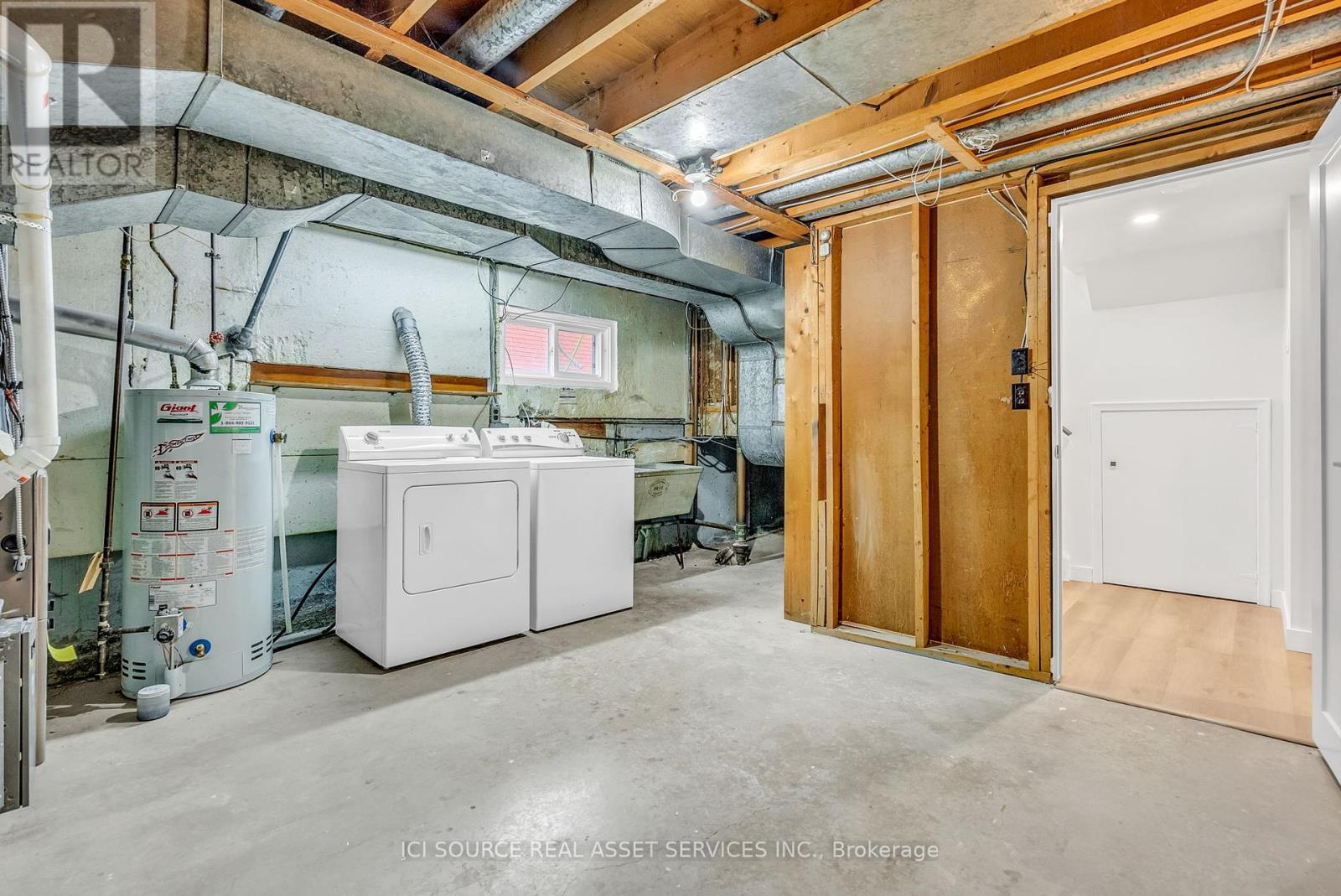 2745 DRAPER AVE