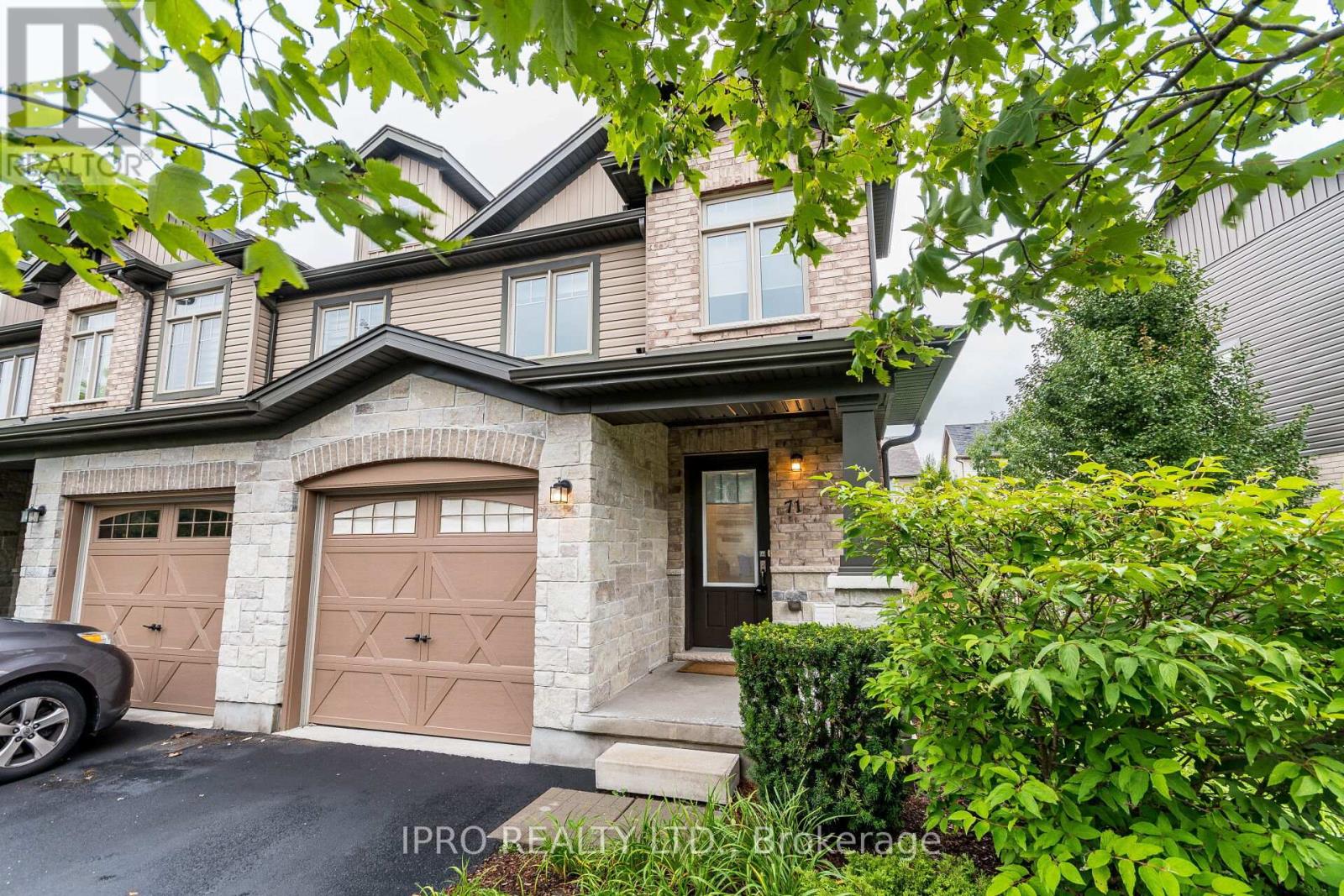 71 ARLINGTON CRES