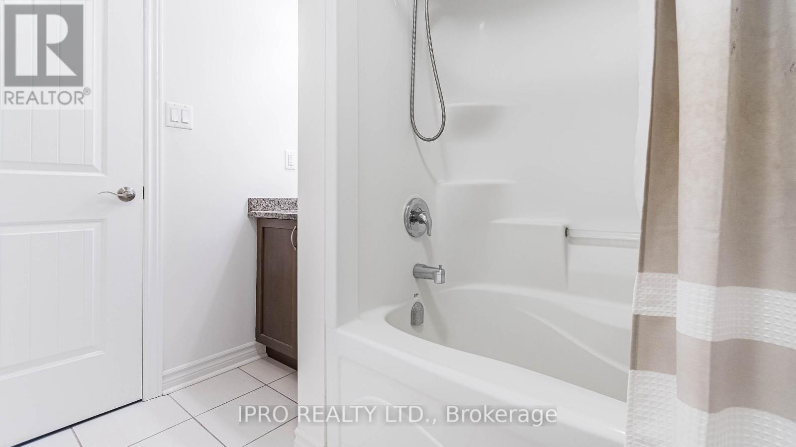 71 ARLINGTON CRES