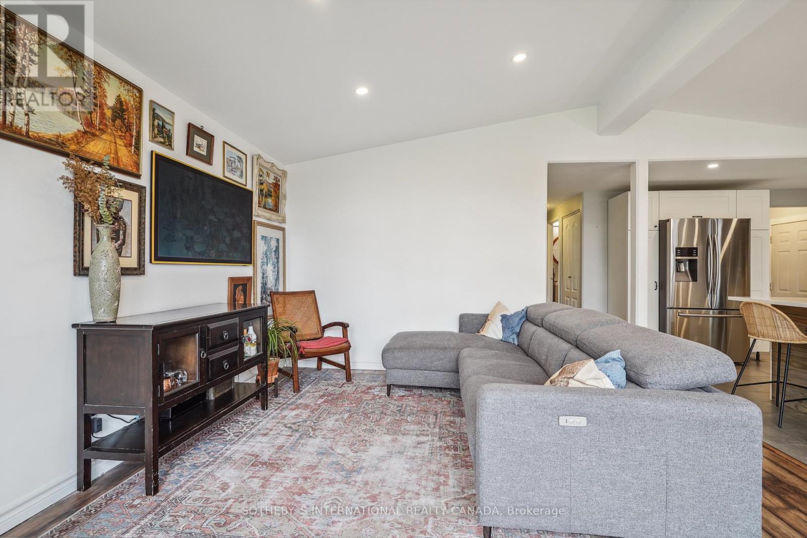 12 STIRLING PL
