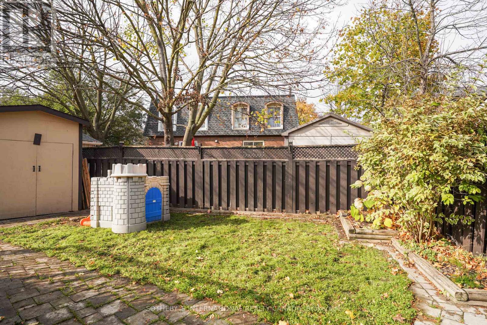 12 STIRLING PL