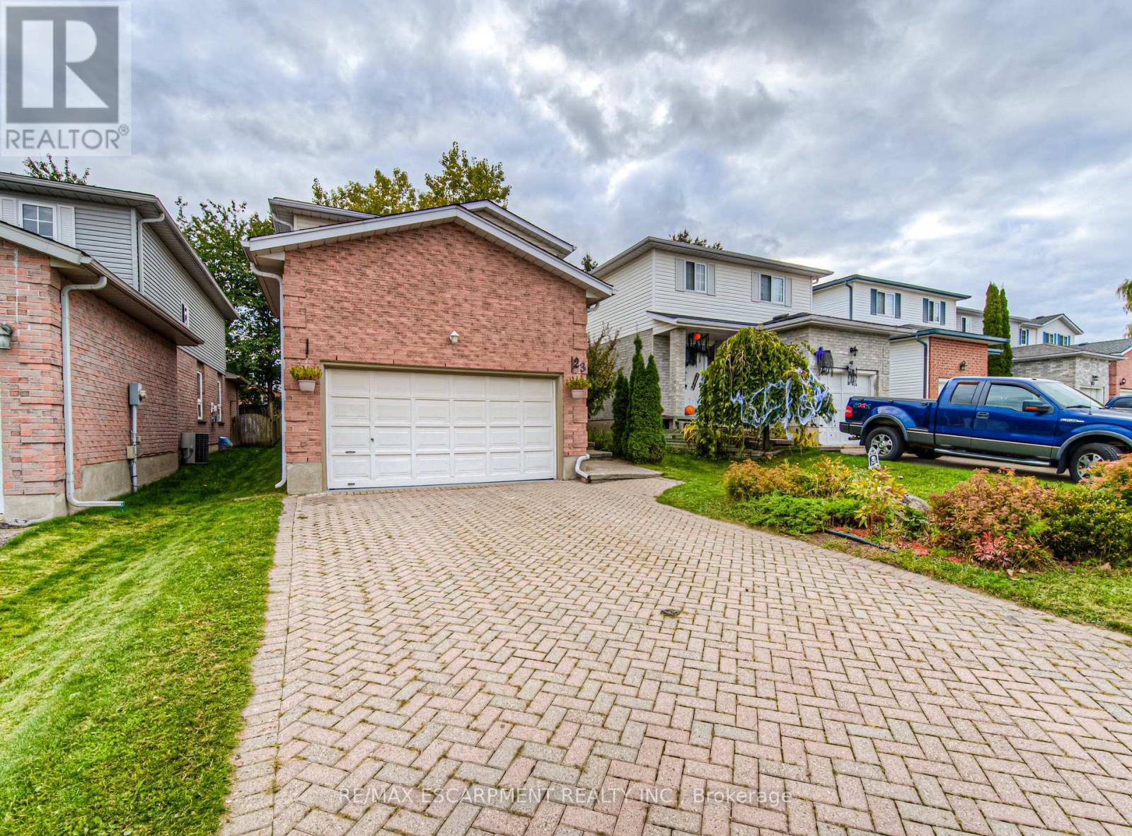 23 BEECHMANOR CRES