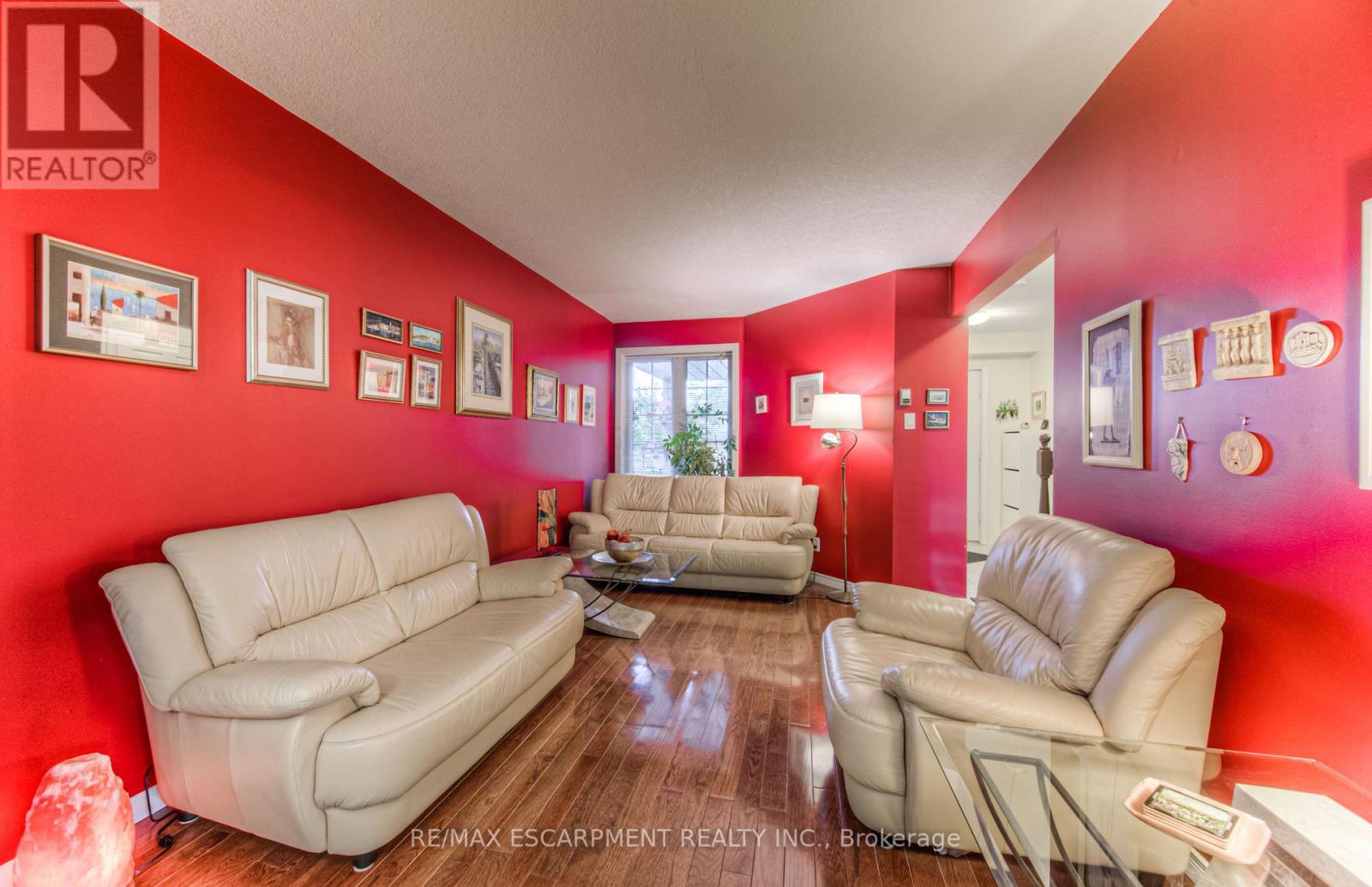 23 BEECHMANOR CRES