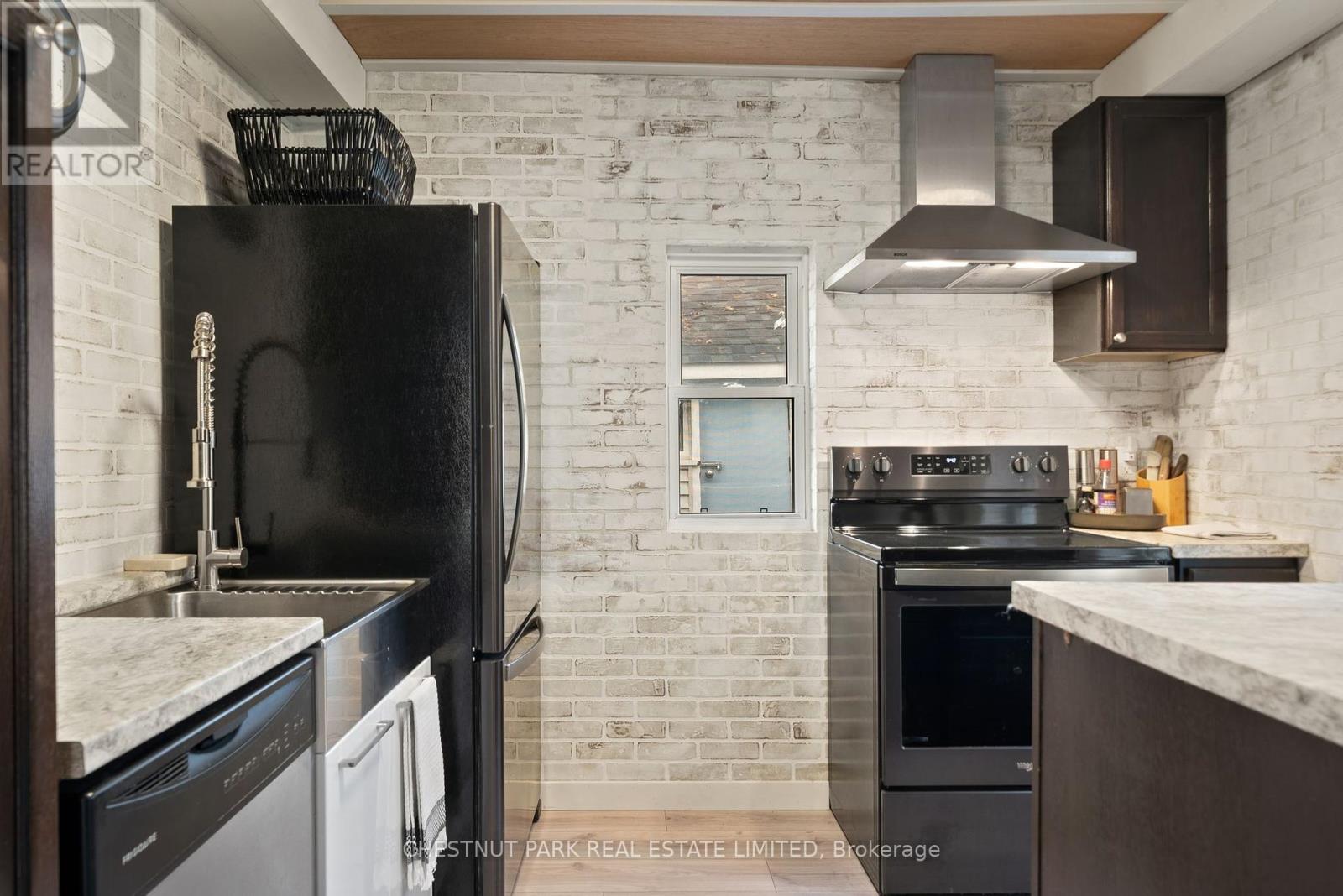 18 FAWCETT AVE