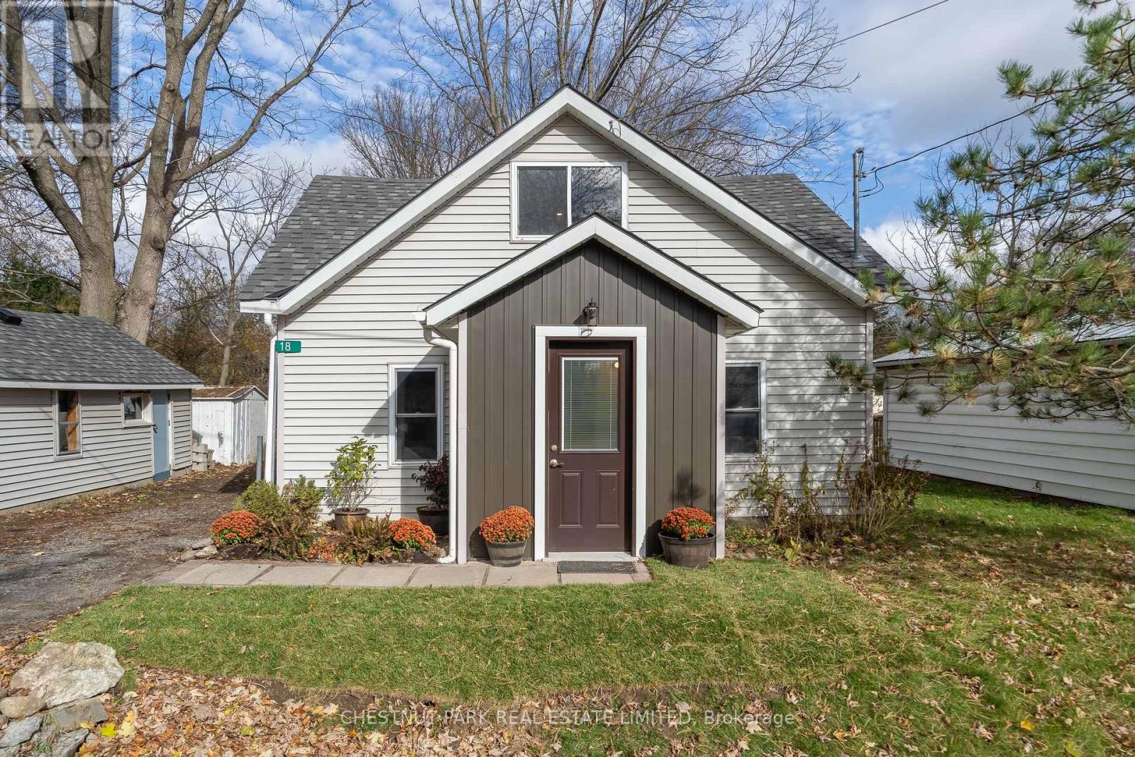 18 FAWCETT AVE