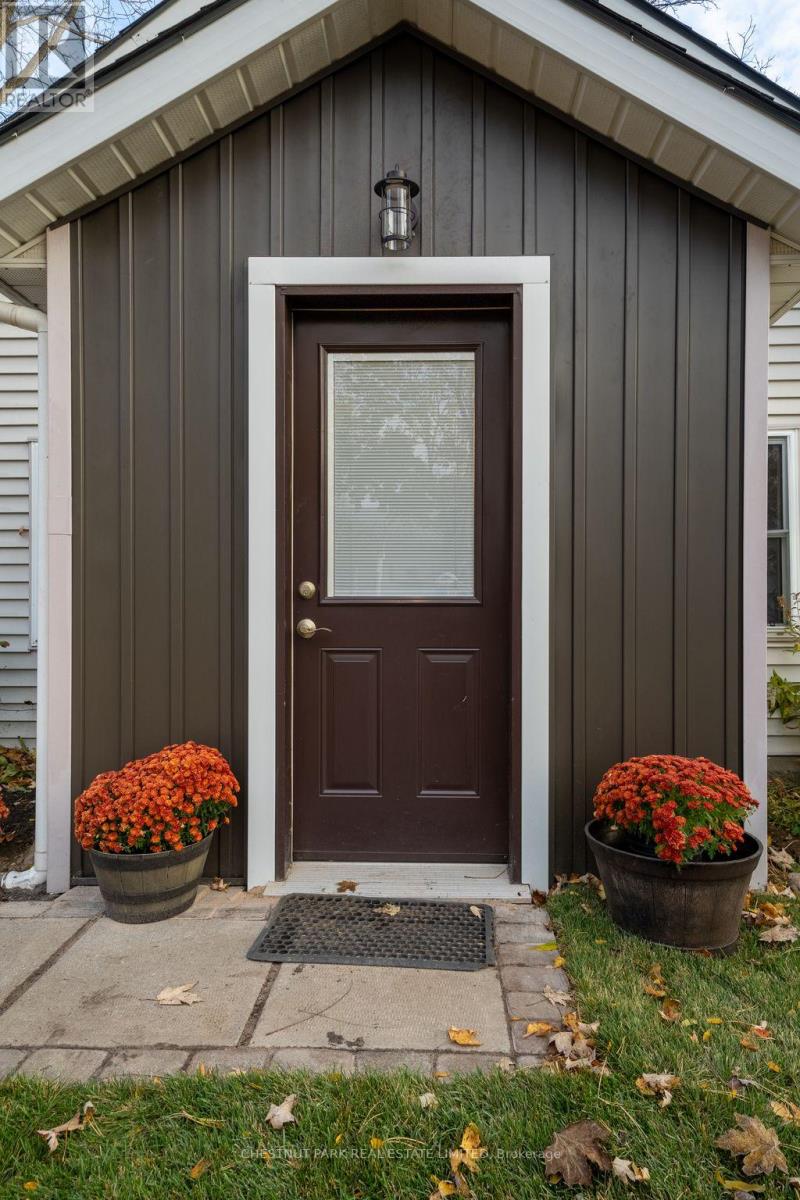 18 FAWCETT AVE
