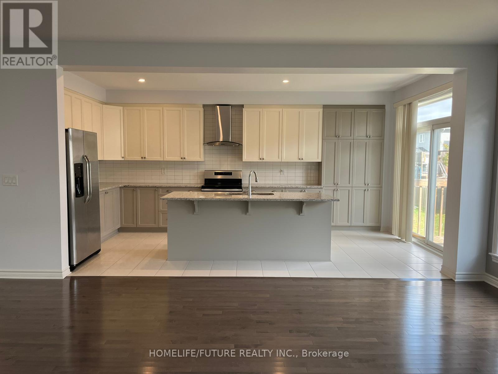 1052 WOODHAVEN DR