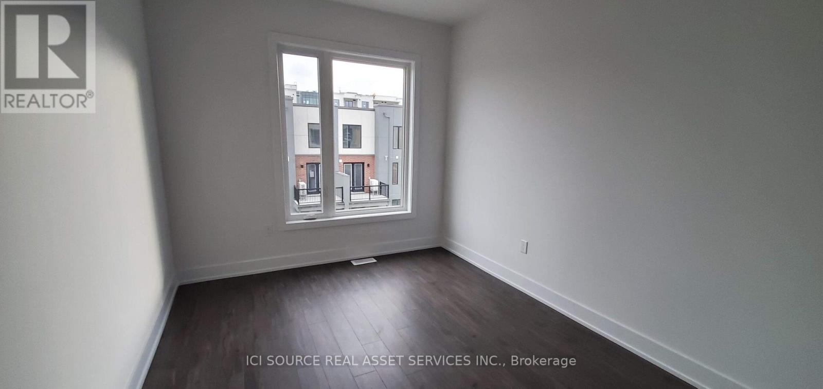 #18 -99 ROGER ST