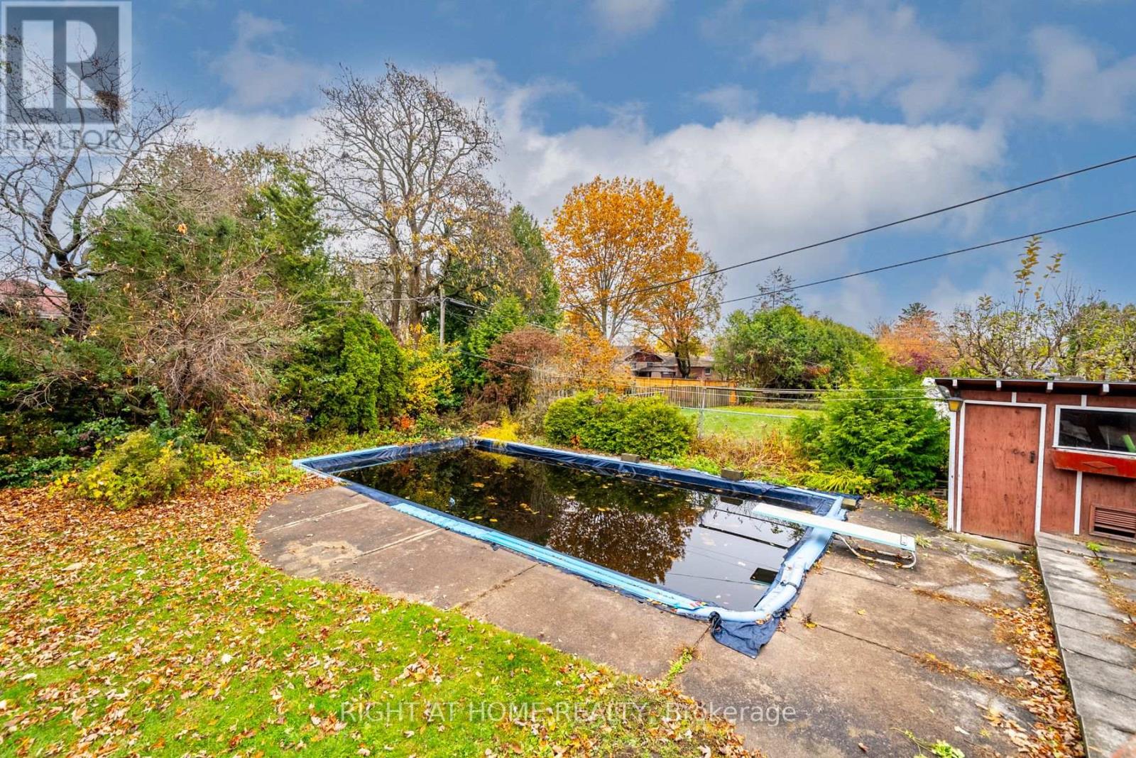 8 SUNSET DR