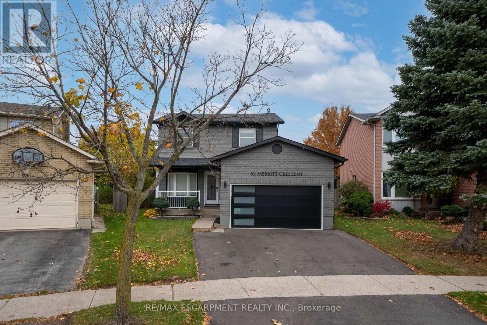62 MERRITT CRES