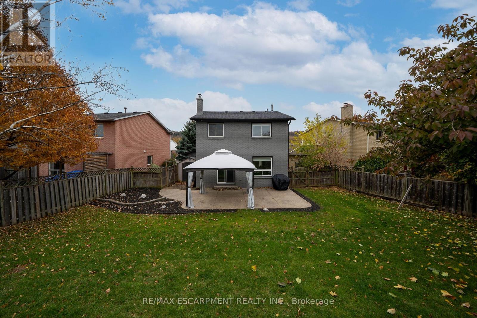 62 MERRITT CRES