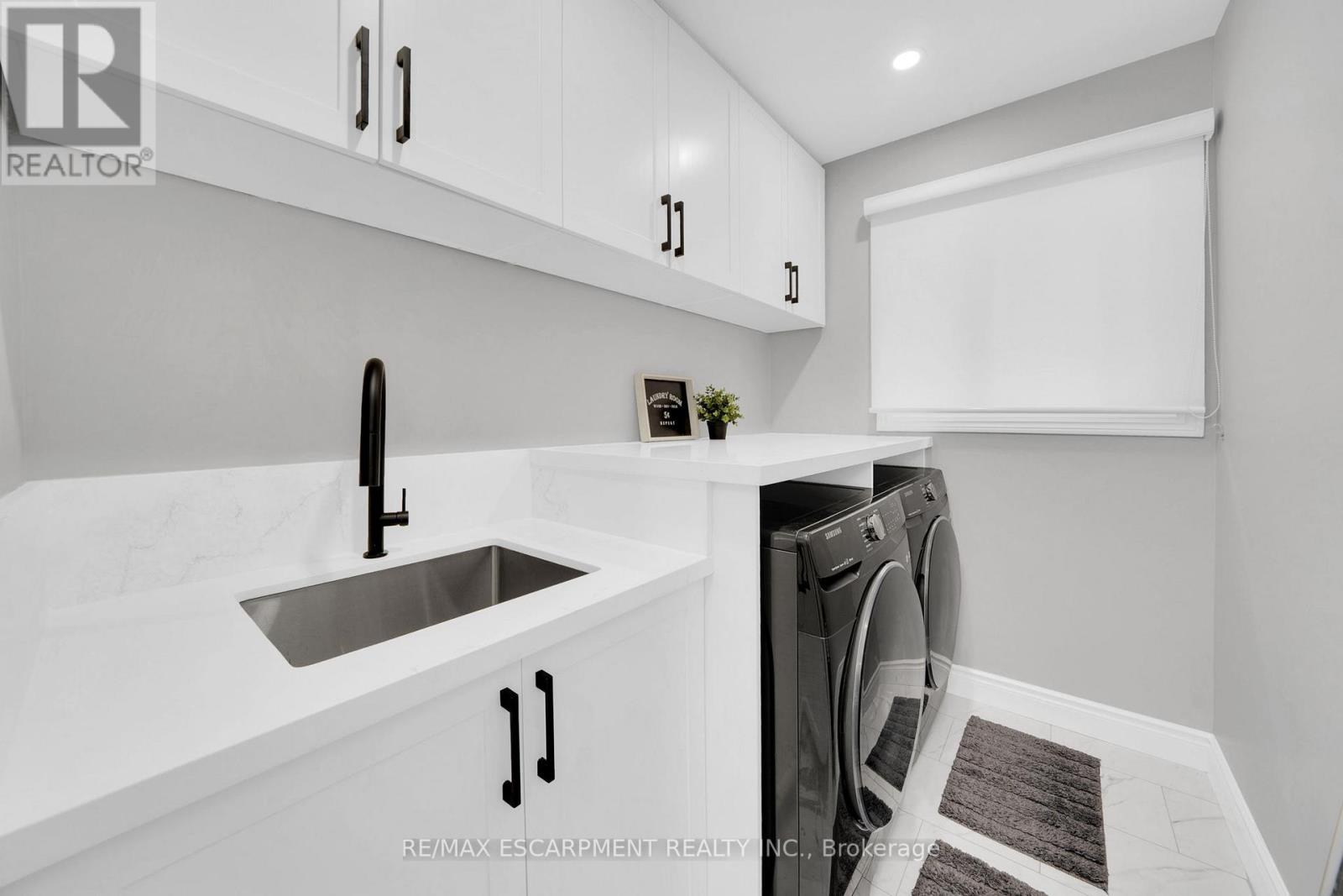 62 MERRITT CRES