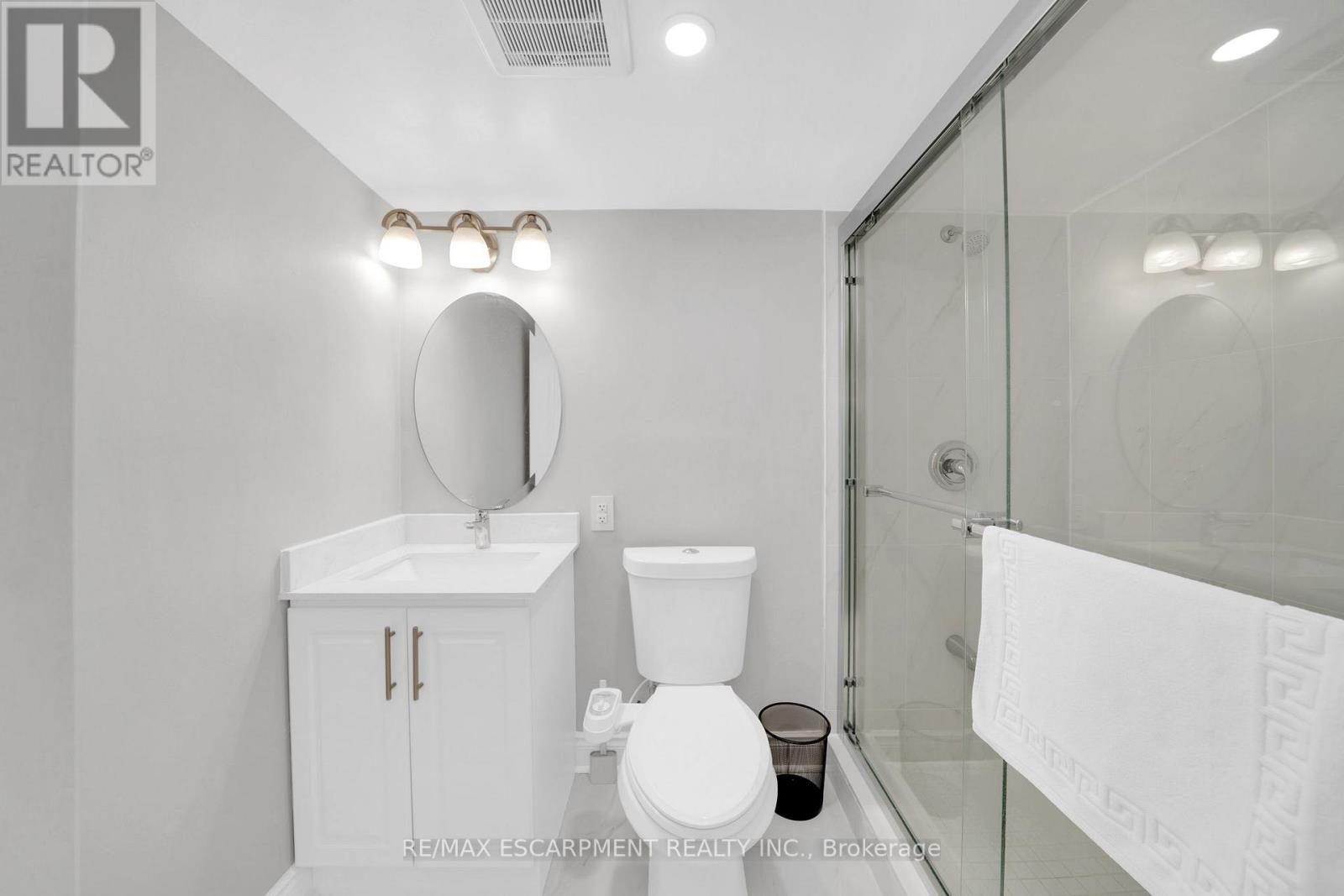 62 MERRITT CRES