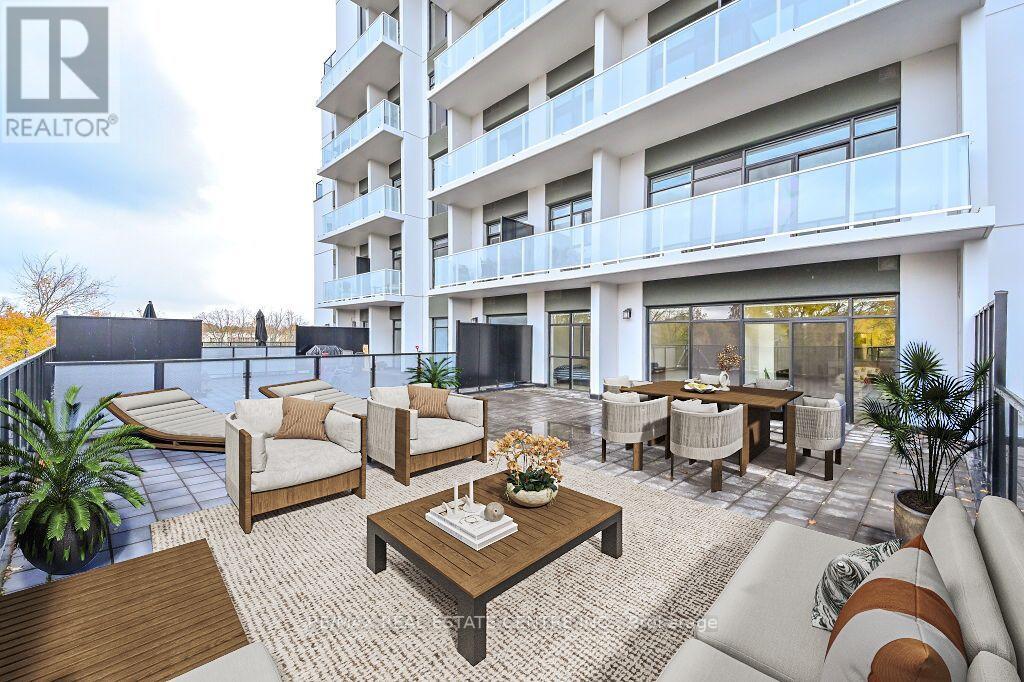 #203 -71 WYNDHAM ST S, #203