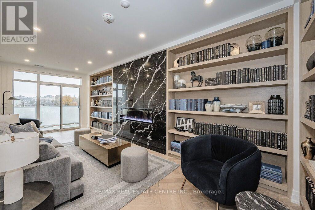 #203 -71 WYNDHAM ST S, #203