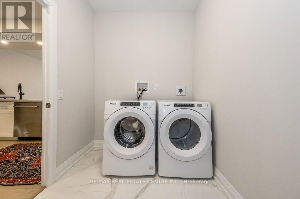 #203 -71 WYNDHAM ST S, #203