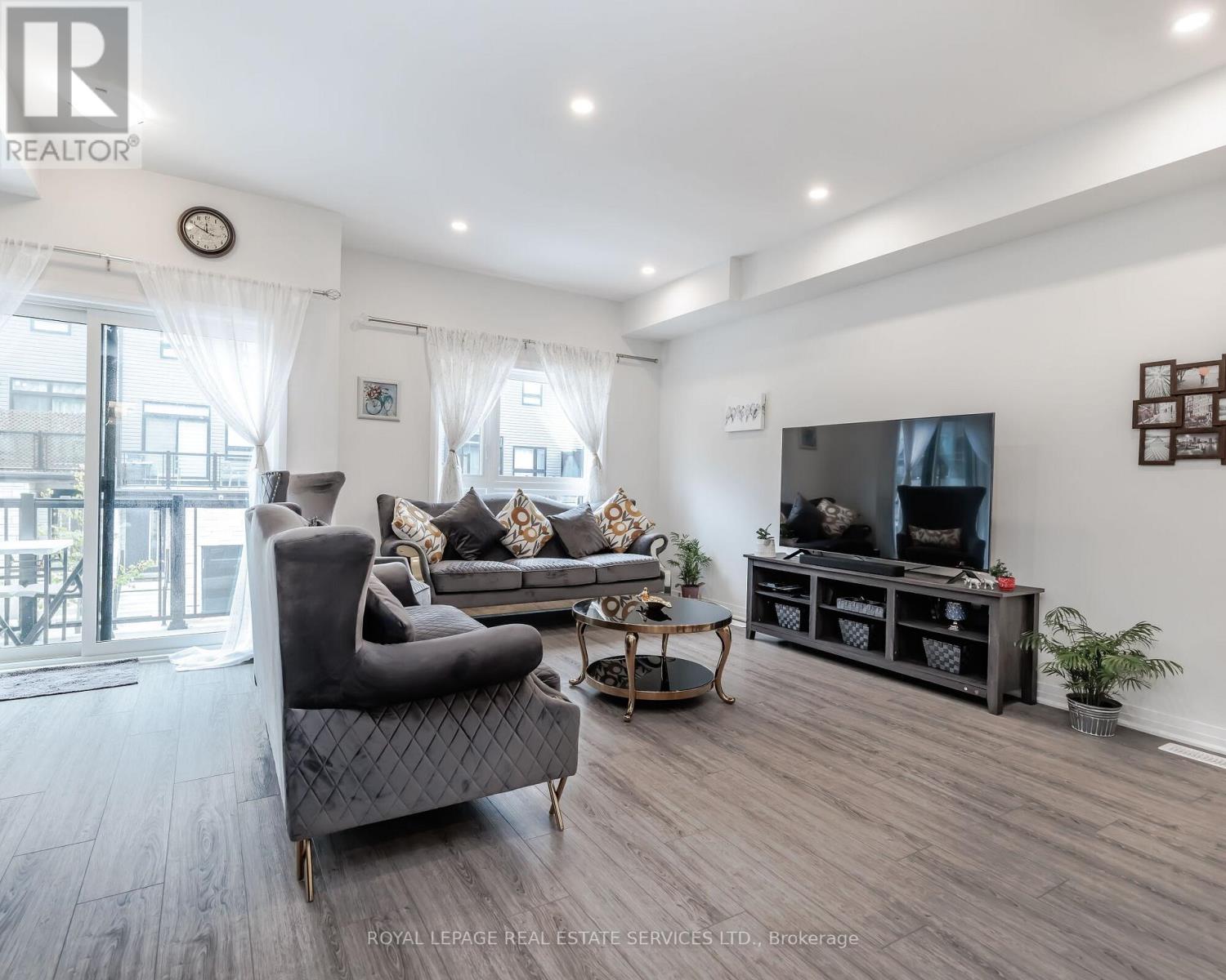 #74 -51 SPARROW AVE, #74