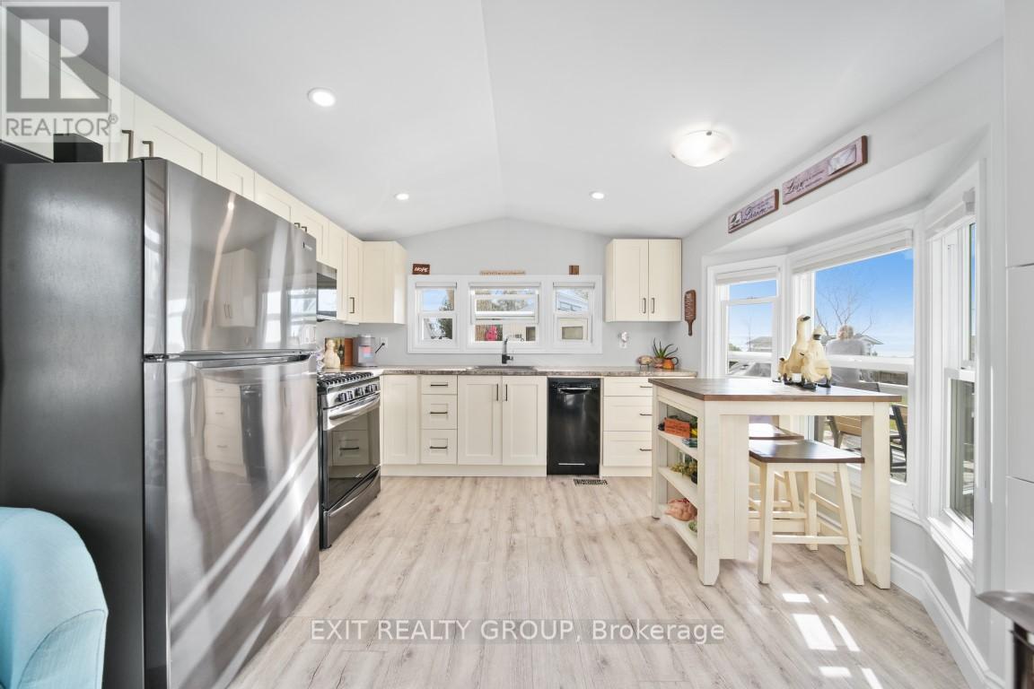 #1 -116 CEDARDALE RD, #1