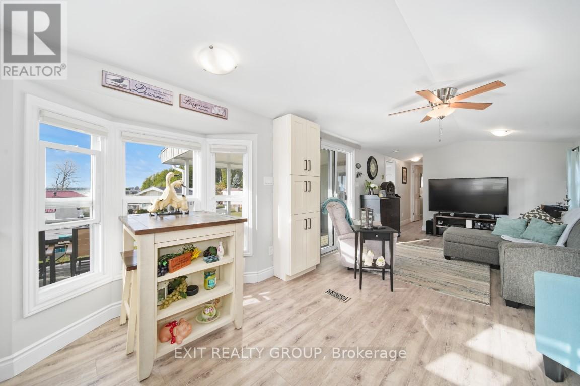 #1 -116 CEDARDALE RD, #1