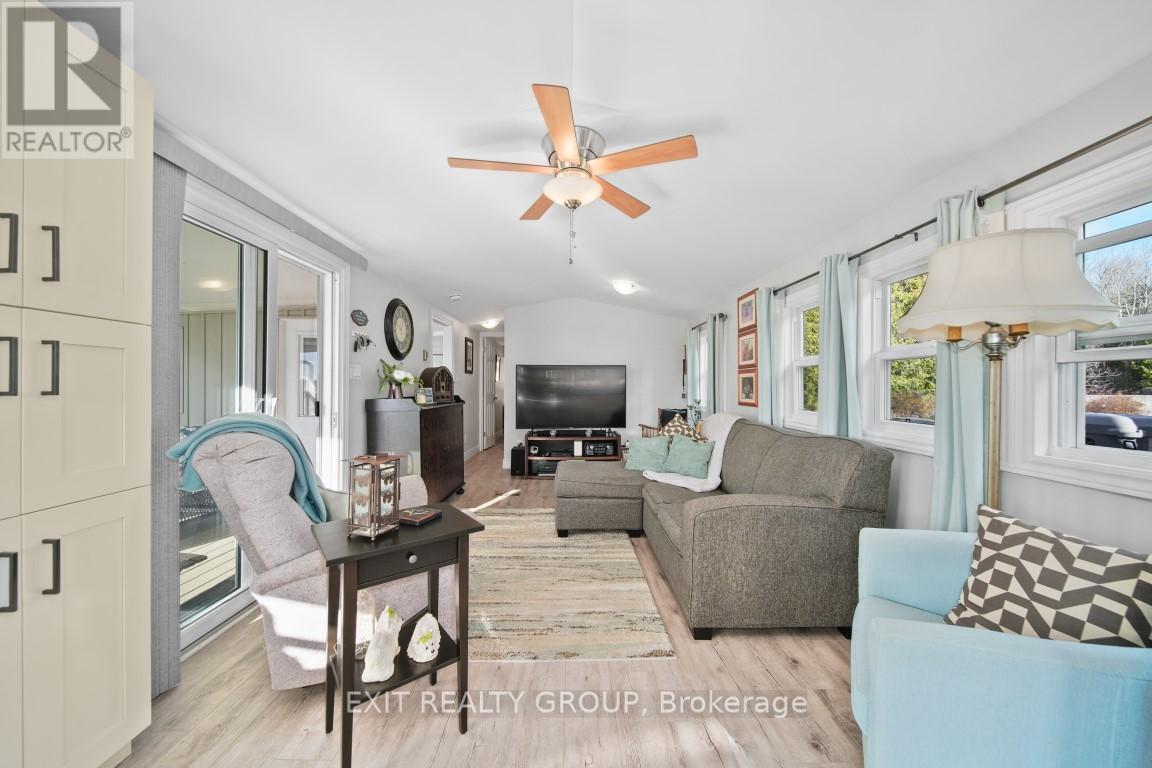 #1 -116 CEDARDALE RD, #1