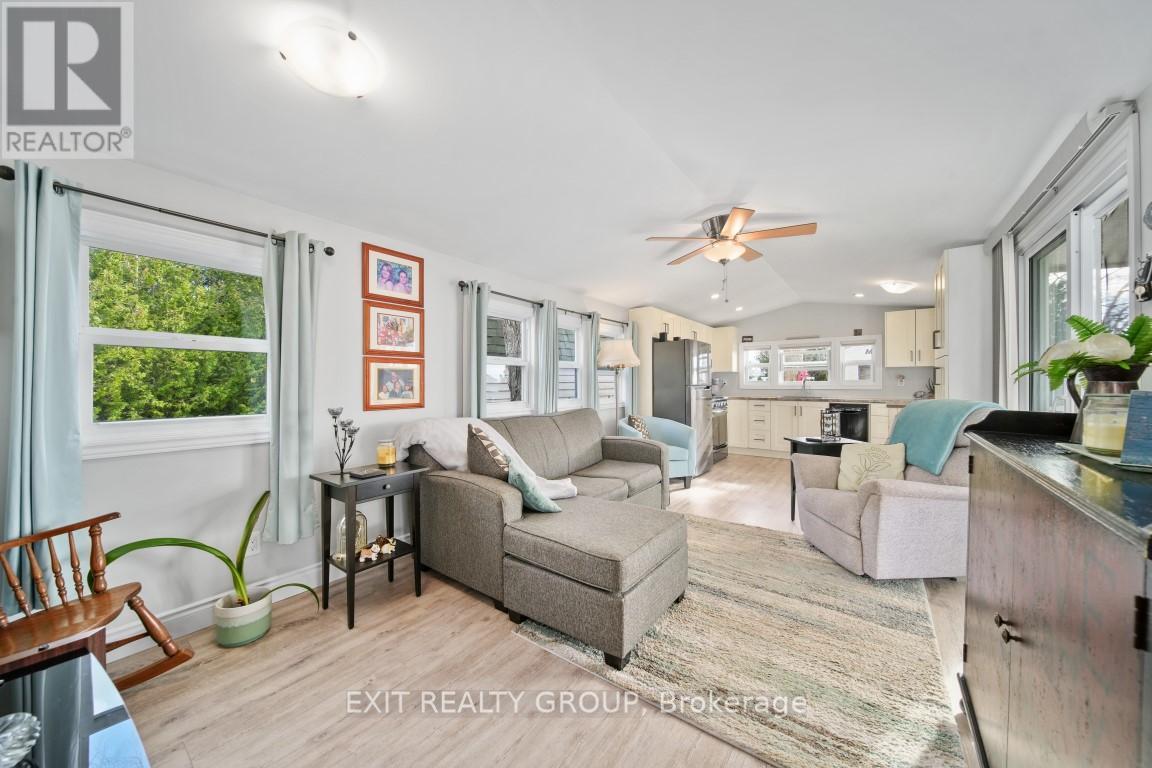 #1 -116 CEDARDALE RD, #1