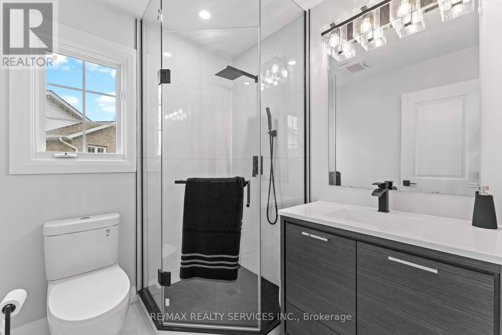 37 ALDER CRT
