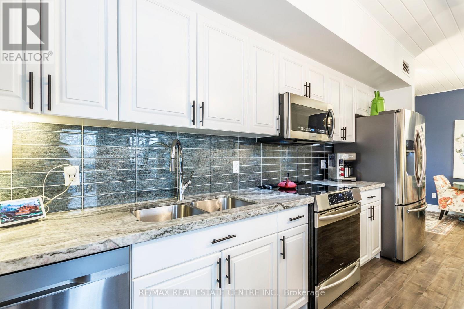 #208 -67 HADDINGTON ST, #208