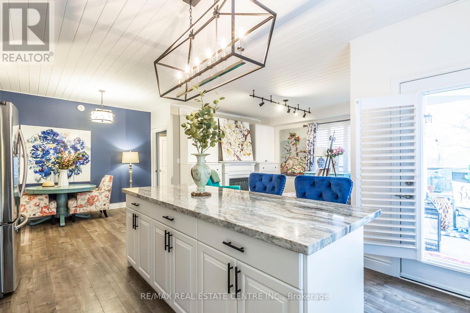 #208 -67 HADDINGTON ST, #208