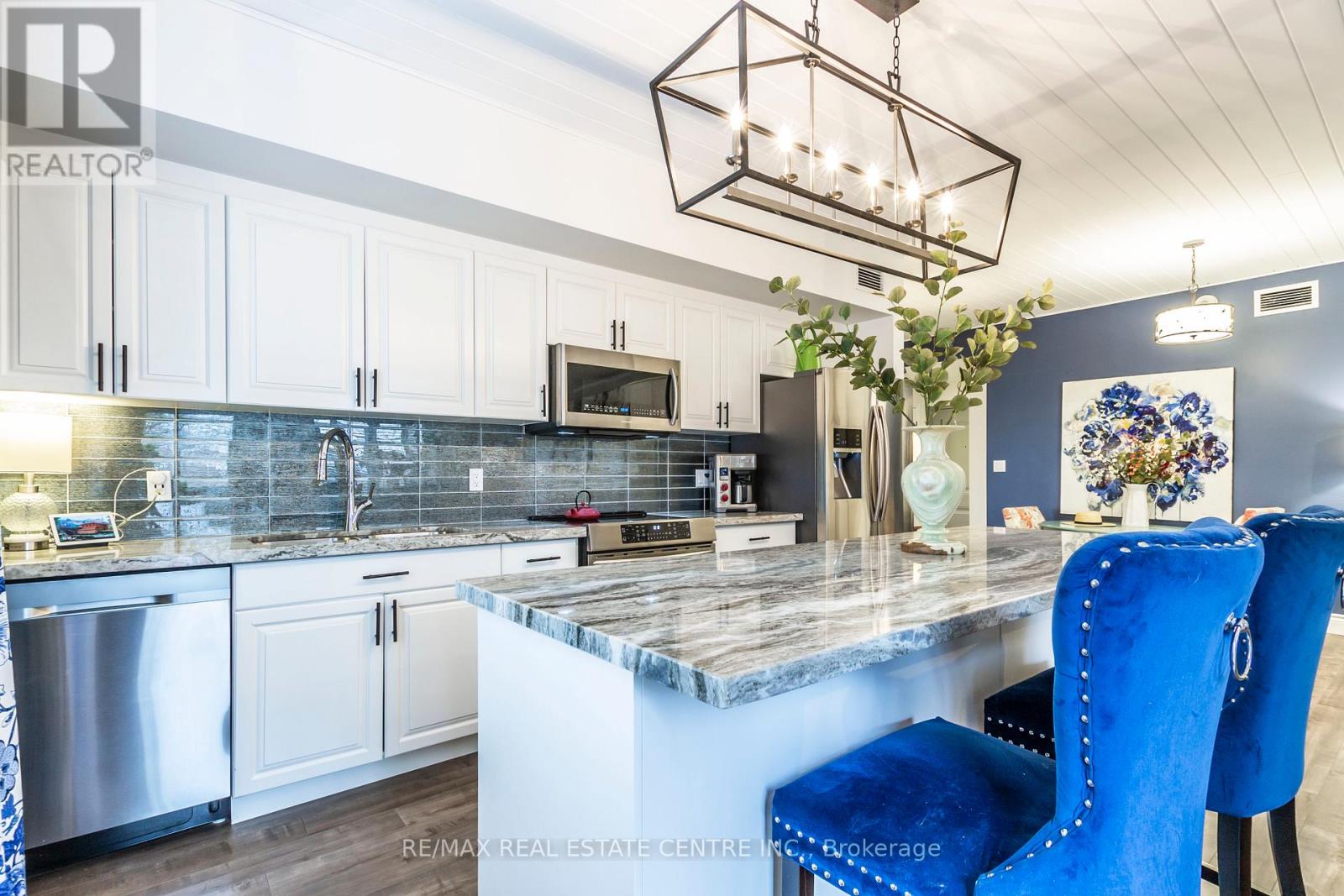 #208 -67 HADDINGTON ST, #208