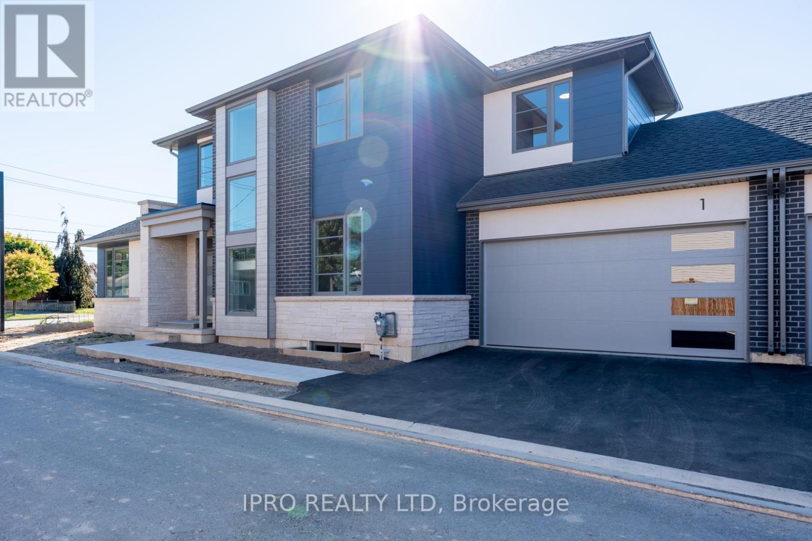 24 GRAPEVIEW DR