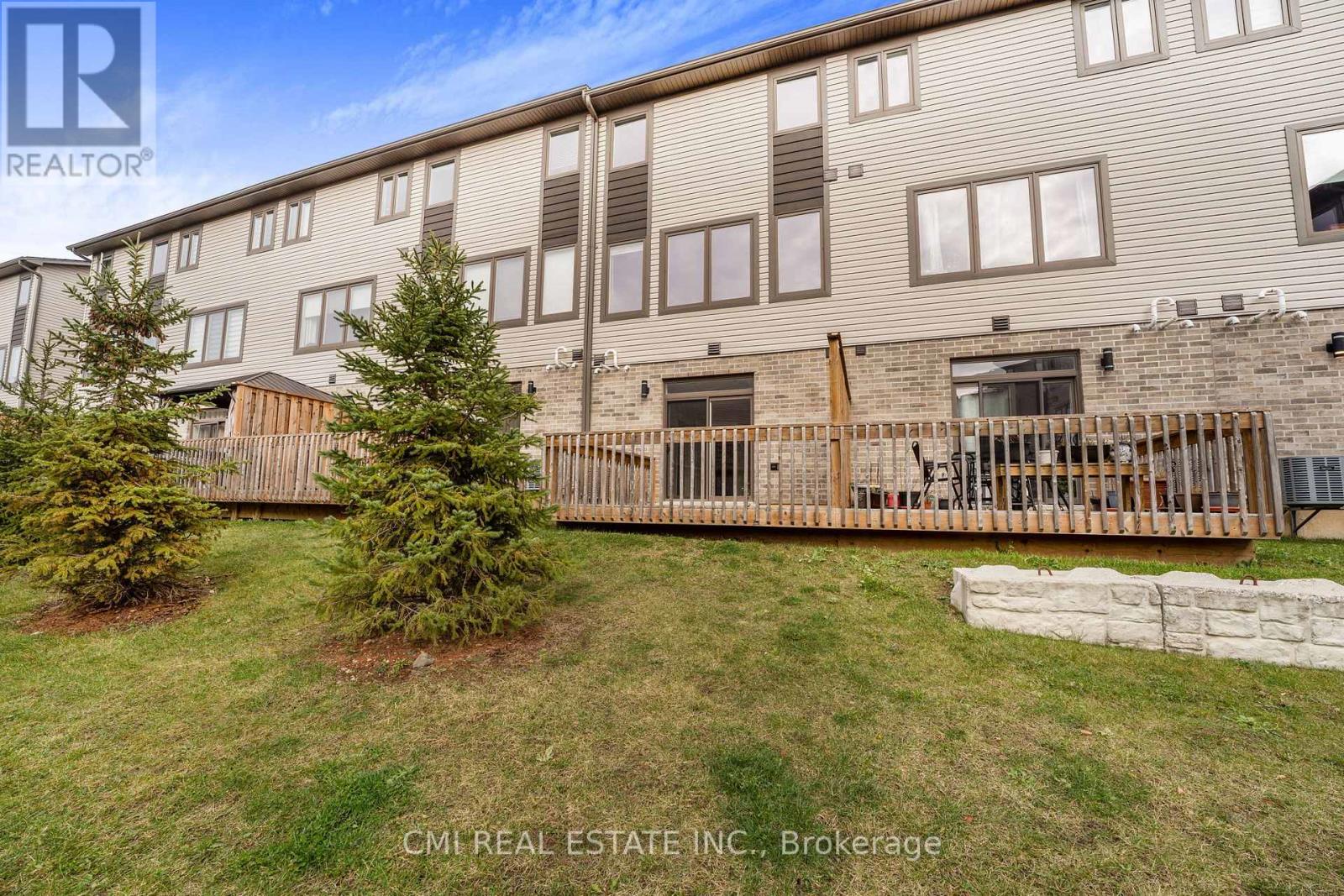 #8 -2070 MEADOWGATE BLVD, #8