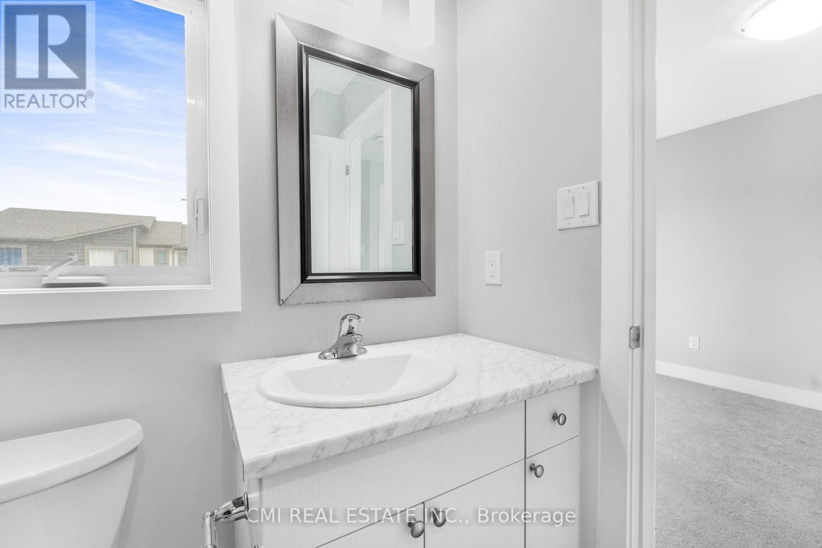 #8 -2070 MEADOWGATE BLVD, #8