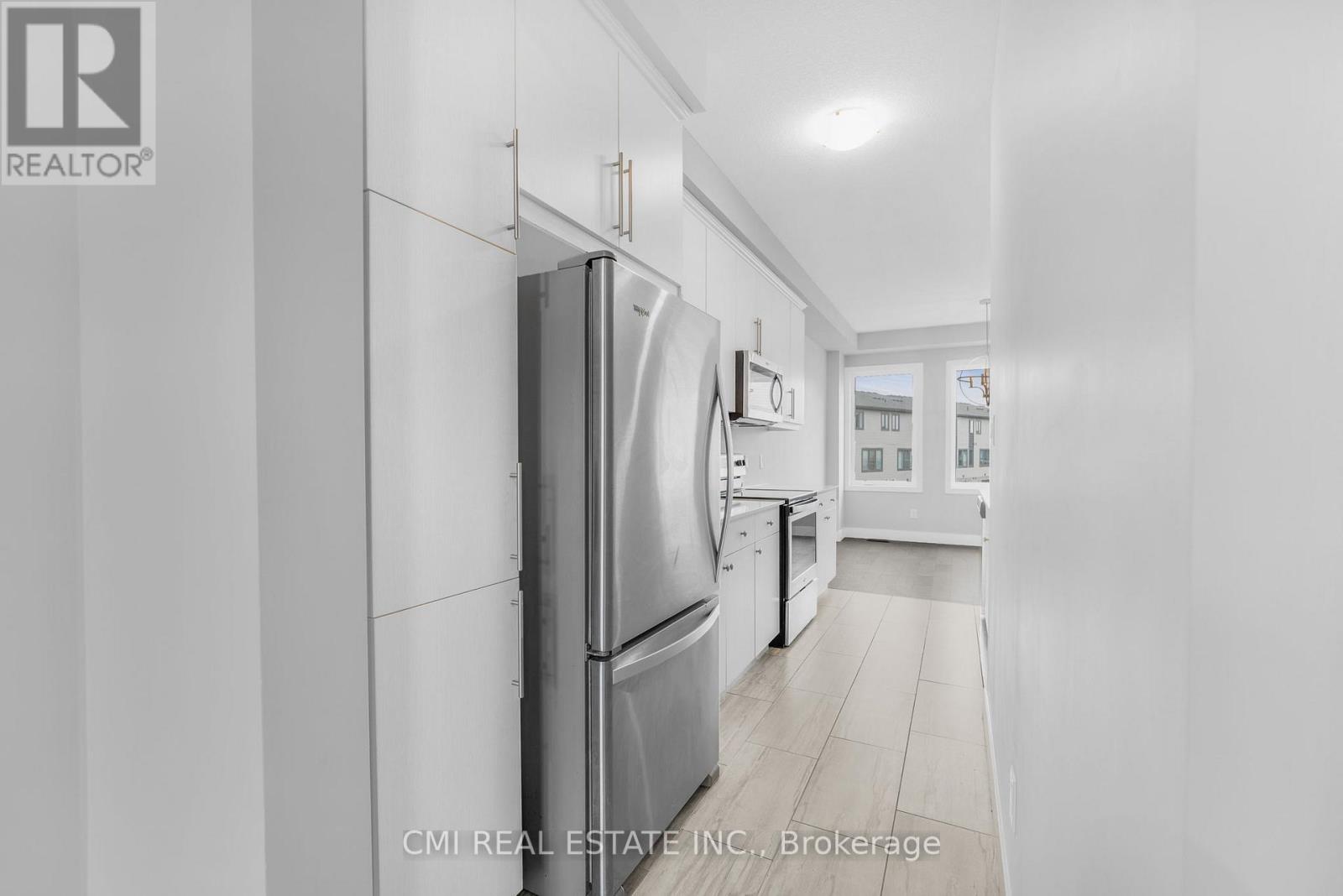 #8 -2070 MEADOWGATE BLVD, #8