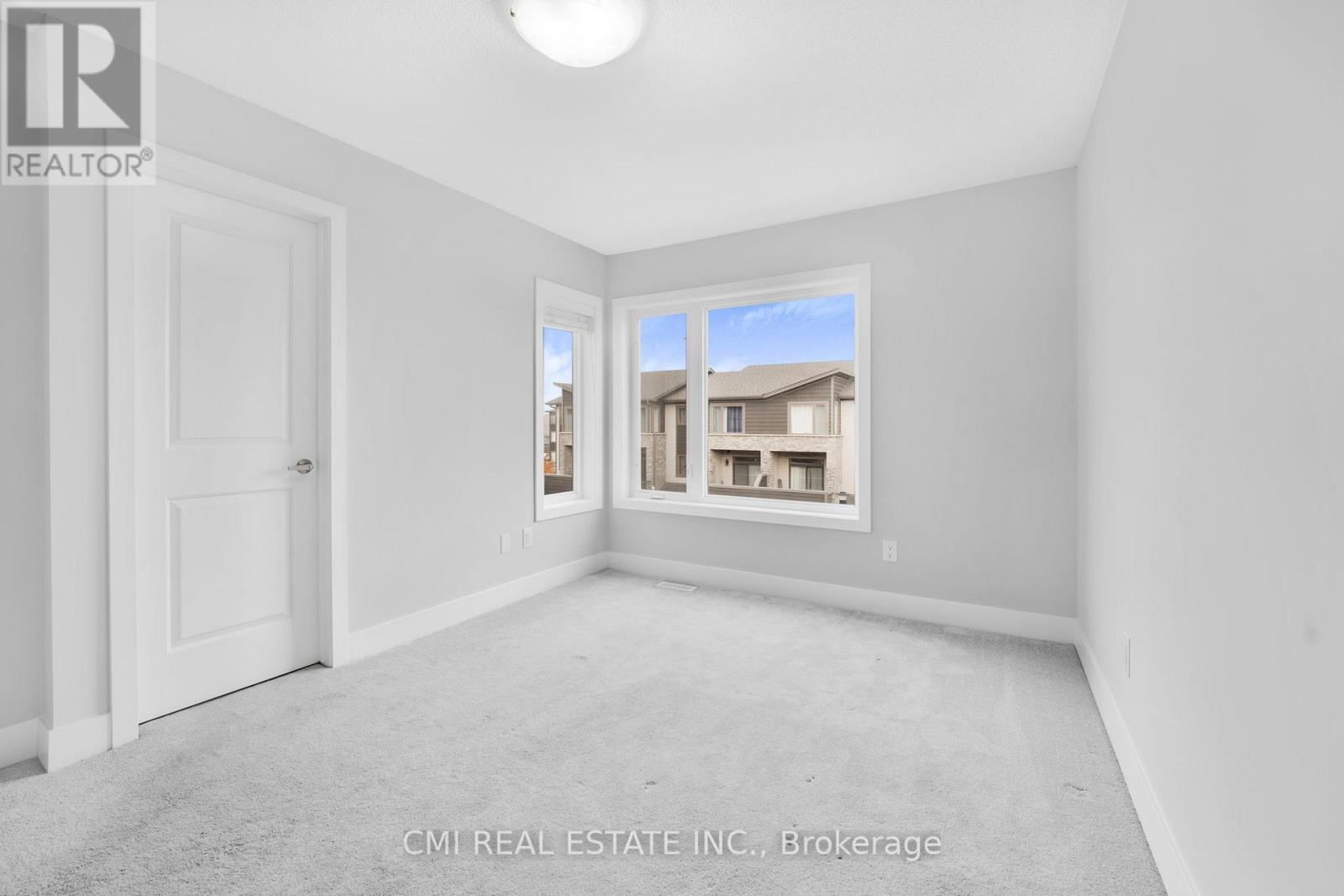 #8 -2070 MEADOWGATE BLVD, #8