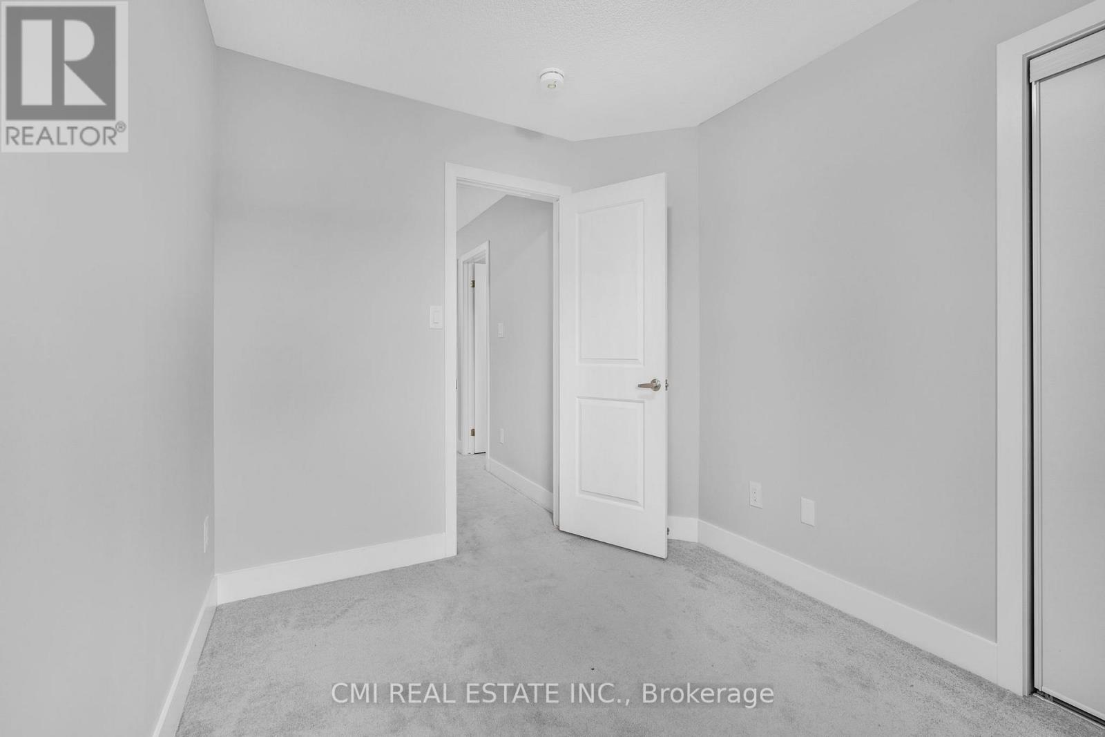 #8 -2070 MEADOWGATE BLVD, #8