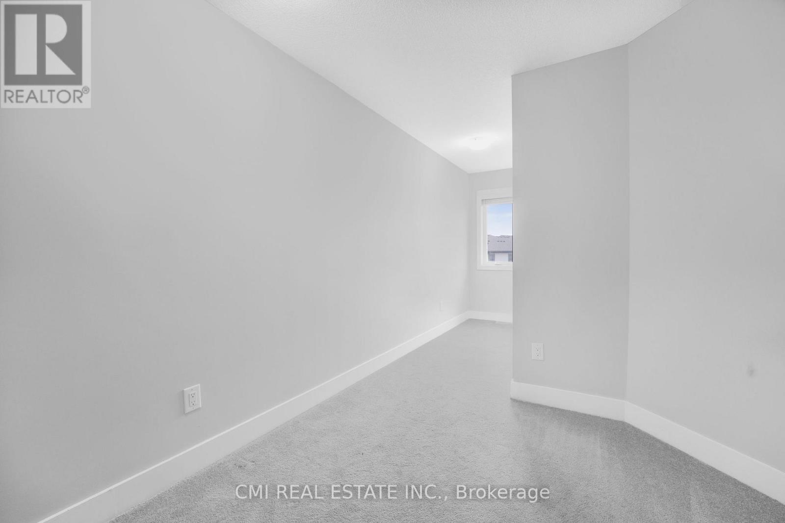 #8 -2070 MEADOWGATE BLVD, #8