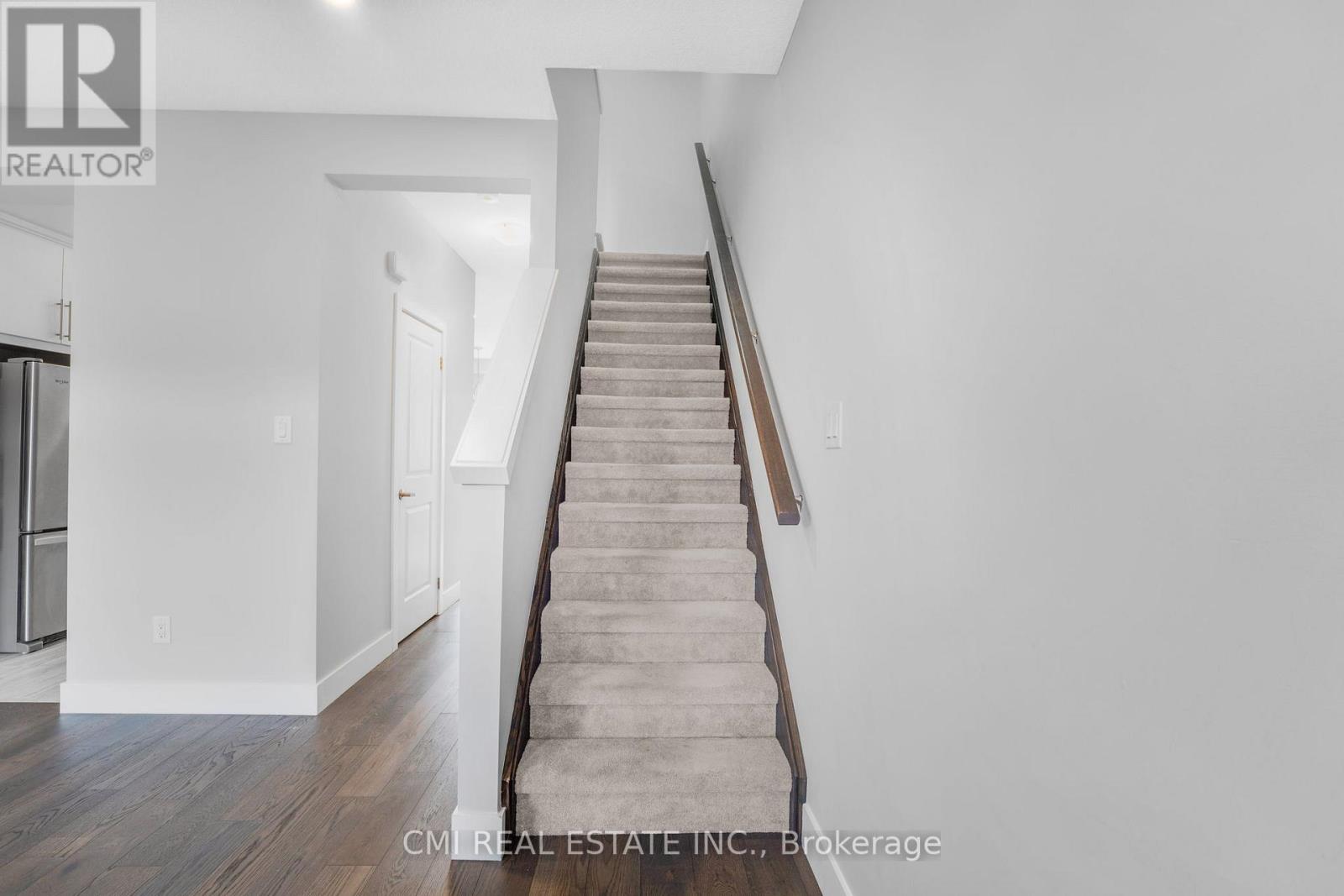 #8 -2070 MEADOWGATE BLVD, #8