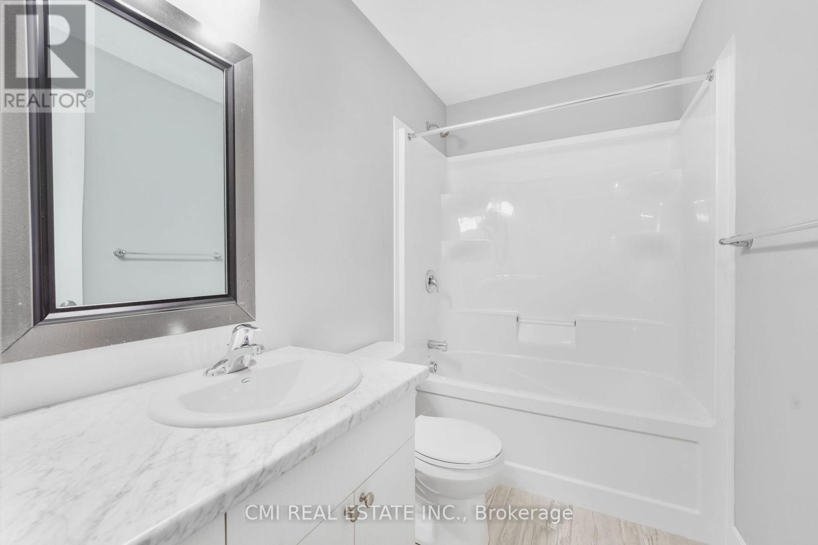 #8 -2070 MEADOWGATE BLVD, #8