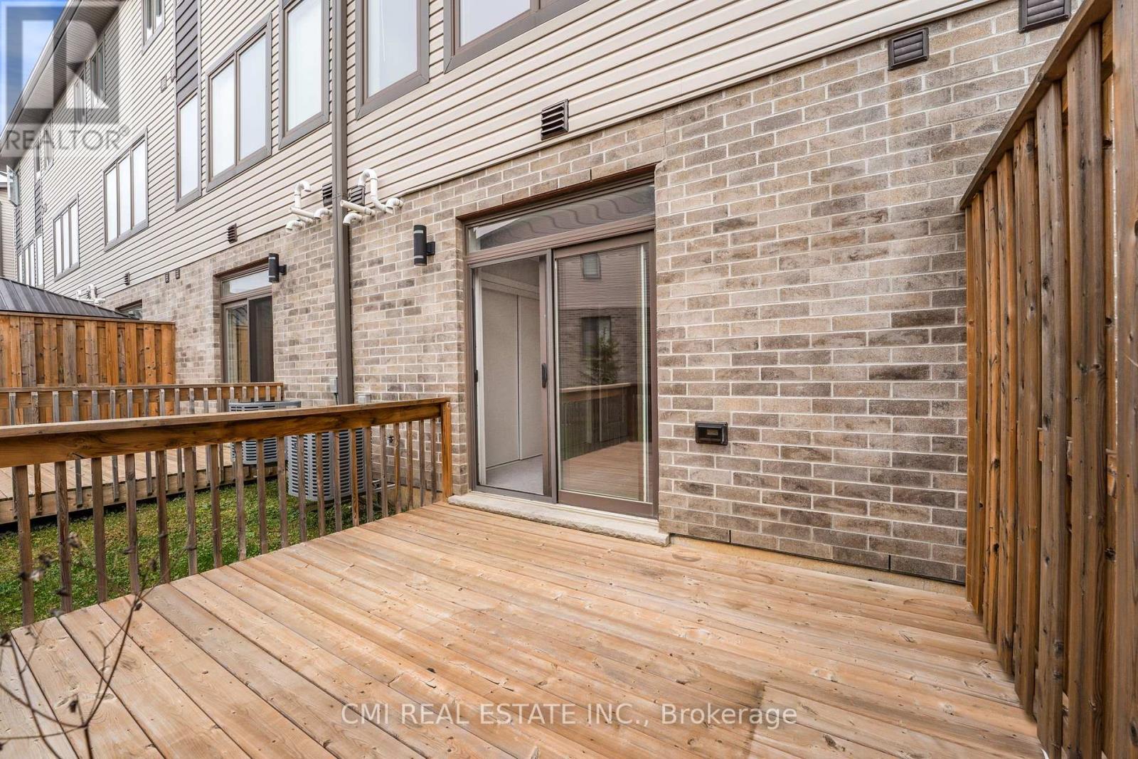 #8 -2070 MEADOWGATE BLVD, #8