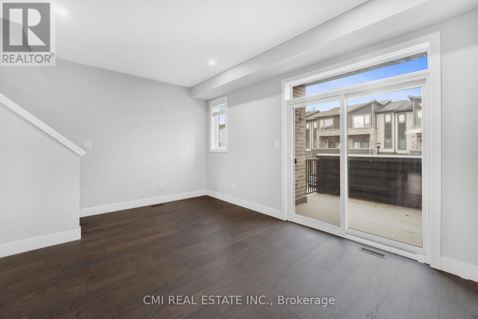 #8 -2070 MEADOWGATE BLVD, #8