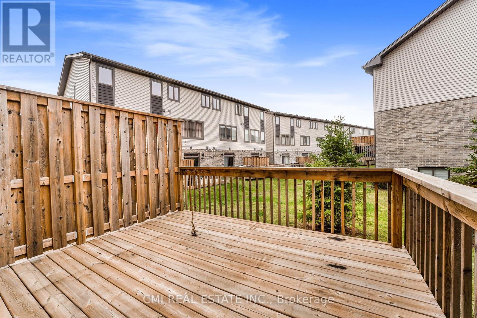 #8 -2070 MEADOWGATE BLVD, #8